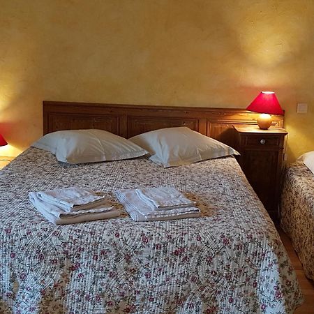 Bed and Breakfast Golf de TEYNAC Beychac-et-Caillau Exterior foto